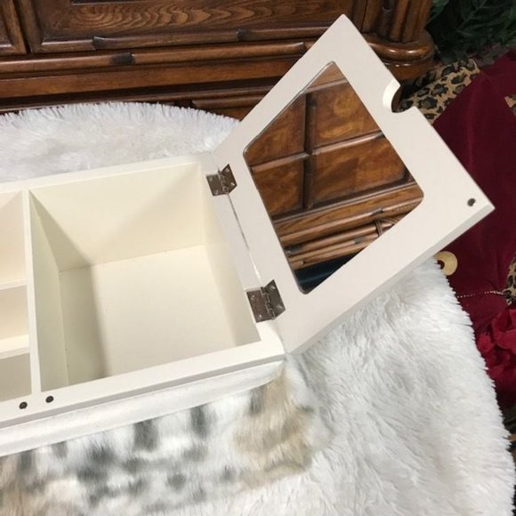 Snow Leopard Faux Fur Double Door 'K' Four Compartment Mirrored Storage Box - Picture 7 of 12